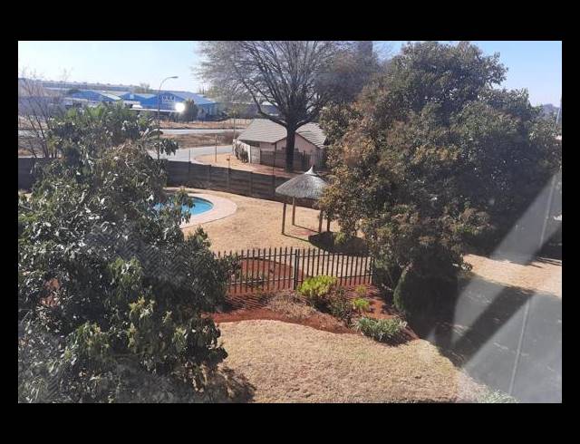 2 BEDROOM APARTMENT FOR SALE IN RHODESFIELD